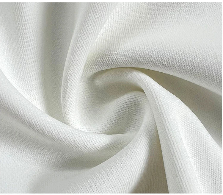 Haut de sport sans manches pour femme, coupe ajustée et élégante. Conçu dans un tissu respirant à séchage rapide, il offre un excellent confort pendant le yoga, le fitness ou toute activité sportive. Son col montant élastique avec fermeture éclair apporte